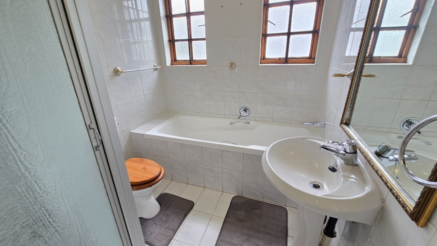 3 Bedroom Property for Sale in Pentagon Park Free State